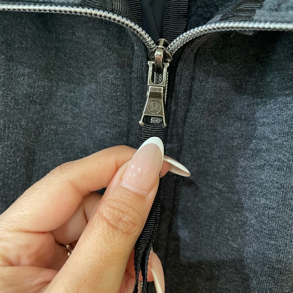 Lululemon En Route Jacket Size 8 - Picture 5 of 11